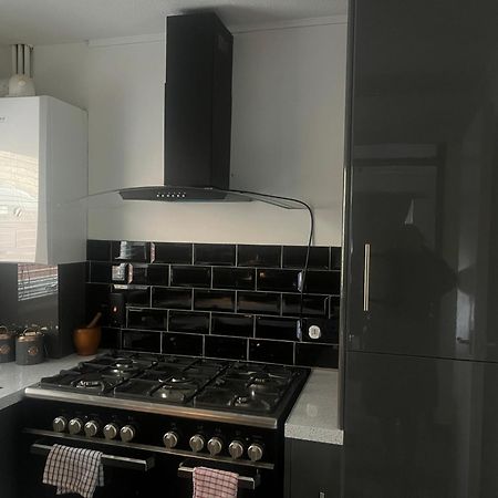 Queenomega'S Home Stay لندن المظهر الخارجي الصورة
