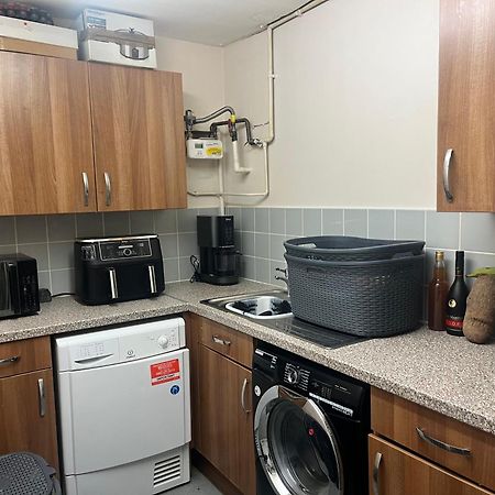 Queenomega'S Home Stay لندن المظهر الخارجي الصورة